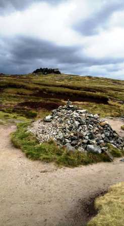 Cairn before the final ascent