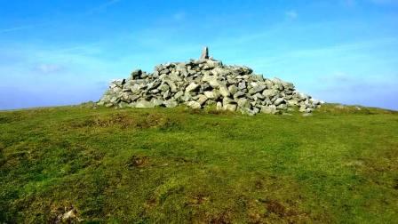 Foel Fenlli summit cairn