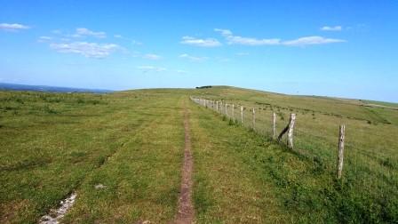 The approach along the ridge