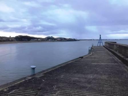 A stroll along the seafront at Musselburgh between shows