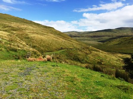 Traversing from Banc Llechwedd-mawr to Drosgol