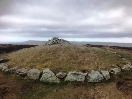 Penycloddiau summit