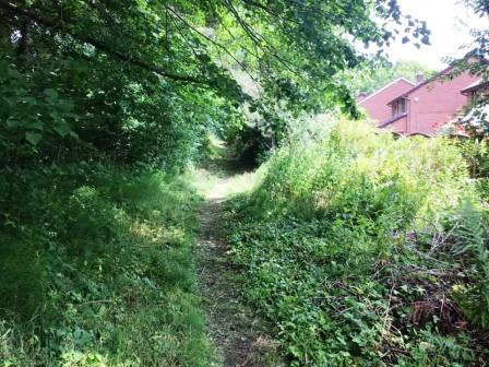 Footpath from Tytherington Links to the main road