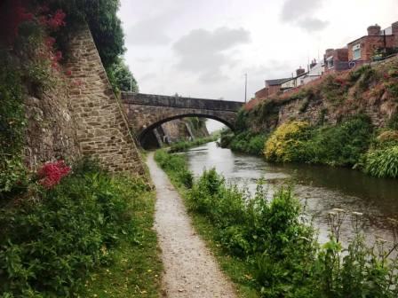 Richmond Hill bridge over the Macclesfield Canal, shortly after joining from Windmill Street