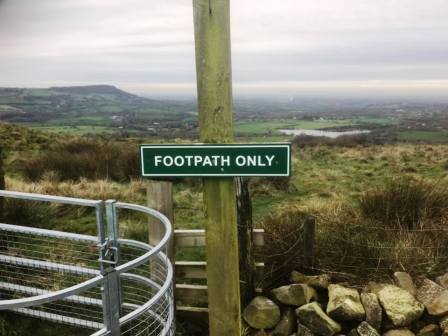 Start of footpath, another view of Bosley Cloud