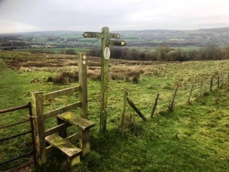 Veering right to drop towards Stilesmeadow Farm