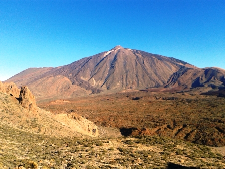 Looking over to El Teide EA8/TF-001