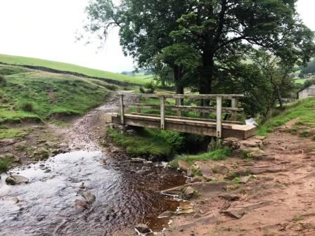 Footbridge over Cumberland Brook