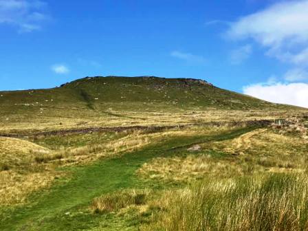 Approaching Shutlingsloe