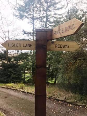 Out-of-date signpost (the Redway closed down years ago!)