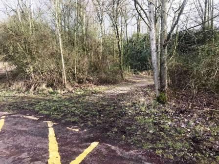 Sharp right turn off the Middlewood Way