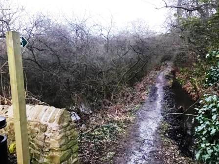 Start of footpath from Sutton Reservoir to Sutton village