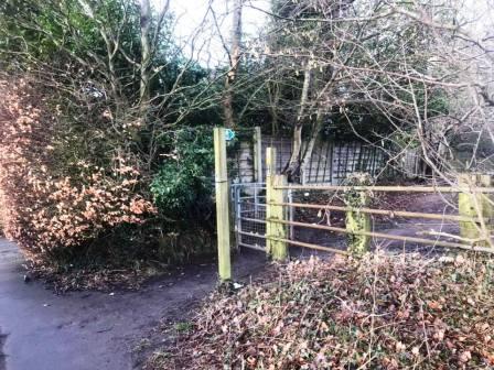 Public footpath into New Farm, from Gawsworth Road