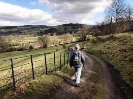 Continuing thr track around the northern slopes of Kerridge Hill