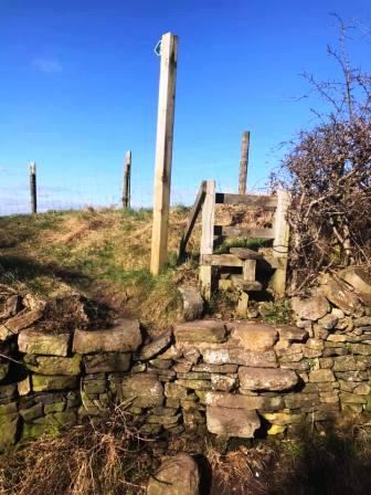 Public footpath from Cliff Lane towards Higher Hurdsfield