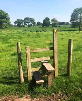 Heading towards Blake House Farm