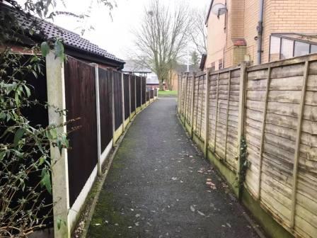 Ginnel from Wren Close to Bittern Grove ("The Peanut")