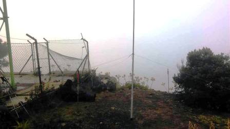 20m antenna overlooking the sea