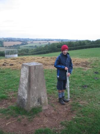 Jimmy M3EYP/P sets up the SOTA Beam on Hegdon Hill G/WB-023