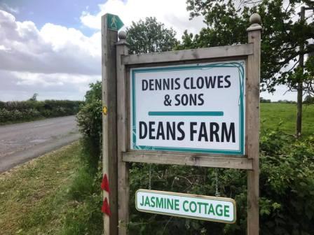 PROW following the access road to Deans Farm