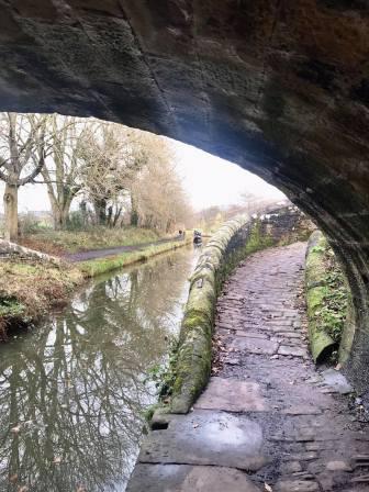 Turnover bridge onto the Macclesfield Canal
