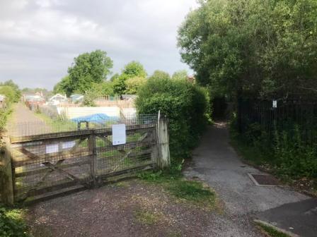 Start of footpath through Moss Lane Allotments