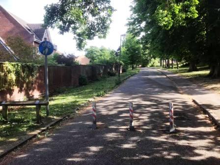Cycle and footpath across to Chester Road