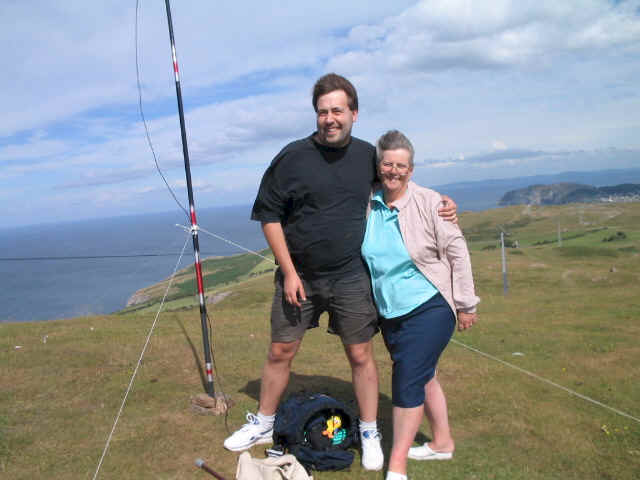 Tom M(W)1EYP & Jenny MW0BET on Great Orme NW-070