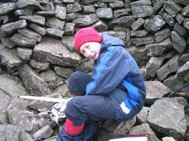 Jimmy setting up the beam in the shelter on Great Whernside G/NP-008