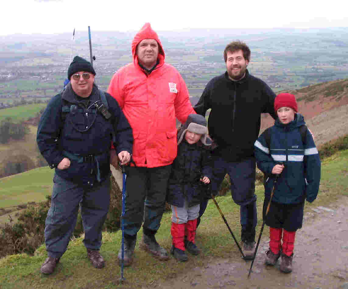 G0OXV, G7GOD, M1EYP, Liam & Jimmy on the Offa's Dyke Path