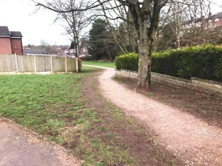 Footpaths between streets